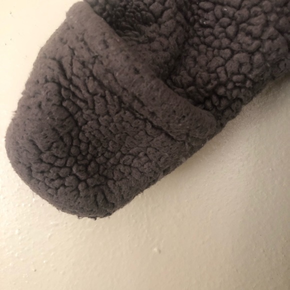 Baby carter’s Sherpa hooded bunting - Picture 8 of 8